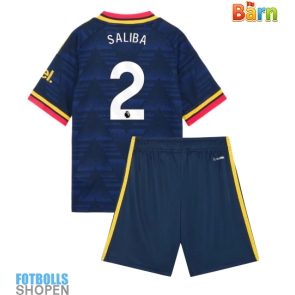 Billiga Arsenal William Saliba #2 Bortatröja Barn 2026-27 Kortärmad (+ Korta byxor)